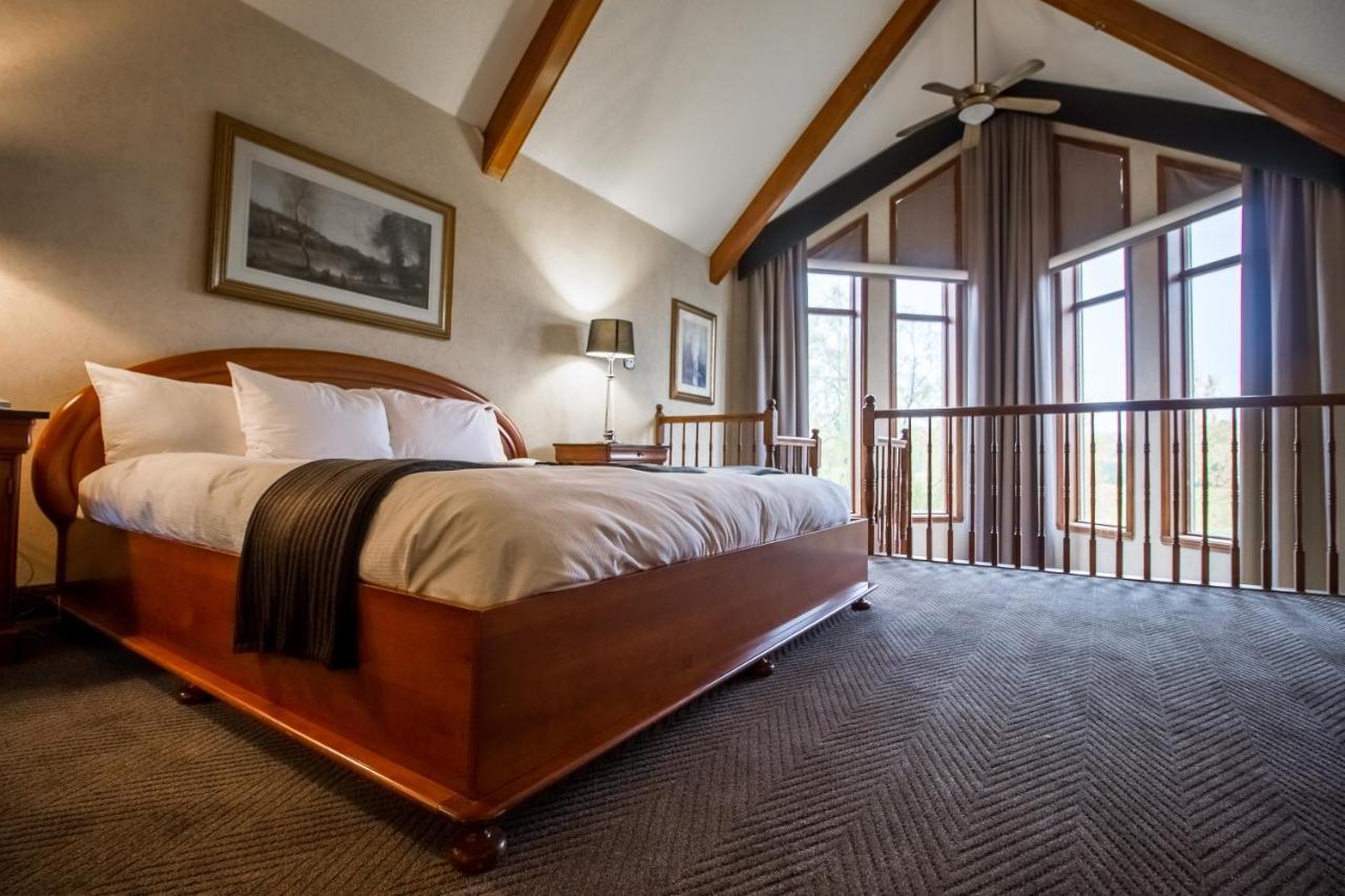Hotel Et Centre De Villegiature Lac Carling Grenville-Sur-La-Rouge エクステリア 写真
