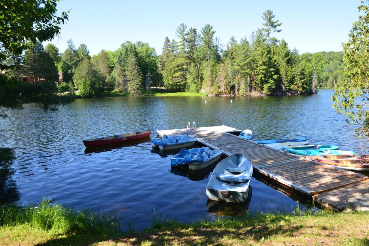 Hotel Et Centre De Villegiature Lac Carling Grenville-Sur-La-Rouge エクステリア 写真