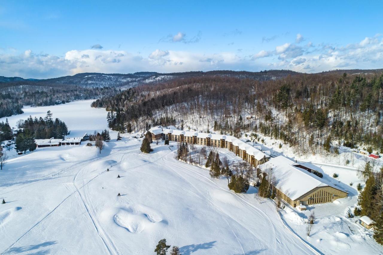 Hotel Et Centre De Villegiature Lac Carling Grenville-Sur-La-Rouge エクステリア 写真